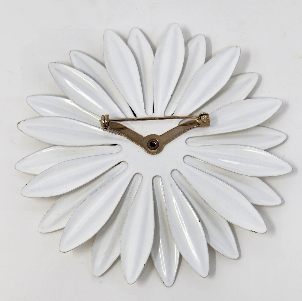 VINTAGE BEIGE FLORAL BROOCH - Picture 3 of 4